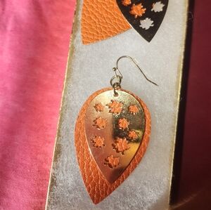 Fall leaf Hook earrings In Gold/Orange